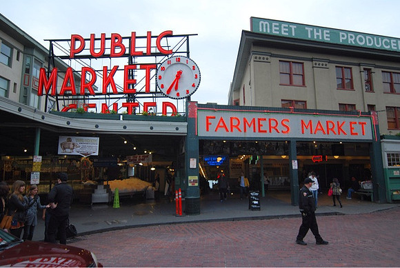A short walk through the streets of down town Seattle, Washington. Photography by Peter Stanley, 2012.